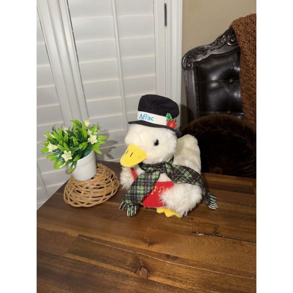 Macy's Aflac Holiday Duck talking Plush Scarf‎ Christmas Carol Singer